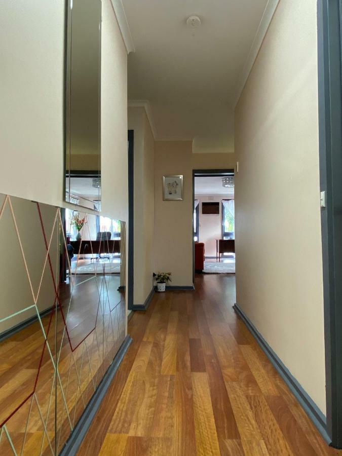 Vila Entire Hume House Melbourne Exteriér fotografie